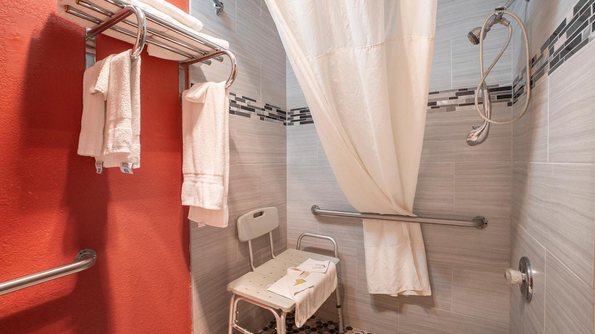 Days Inn & Suites By Wyndham Mt Pleasant Mount Pleasant Eksteriør bilde