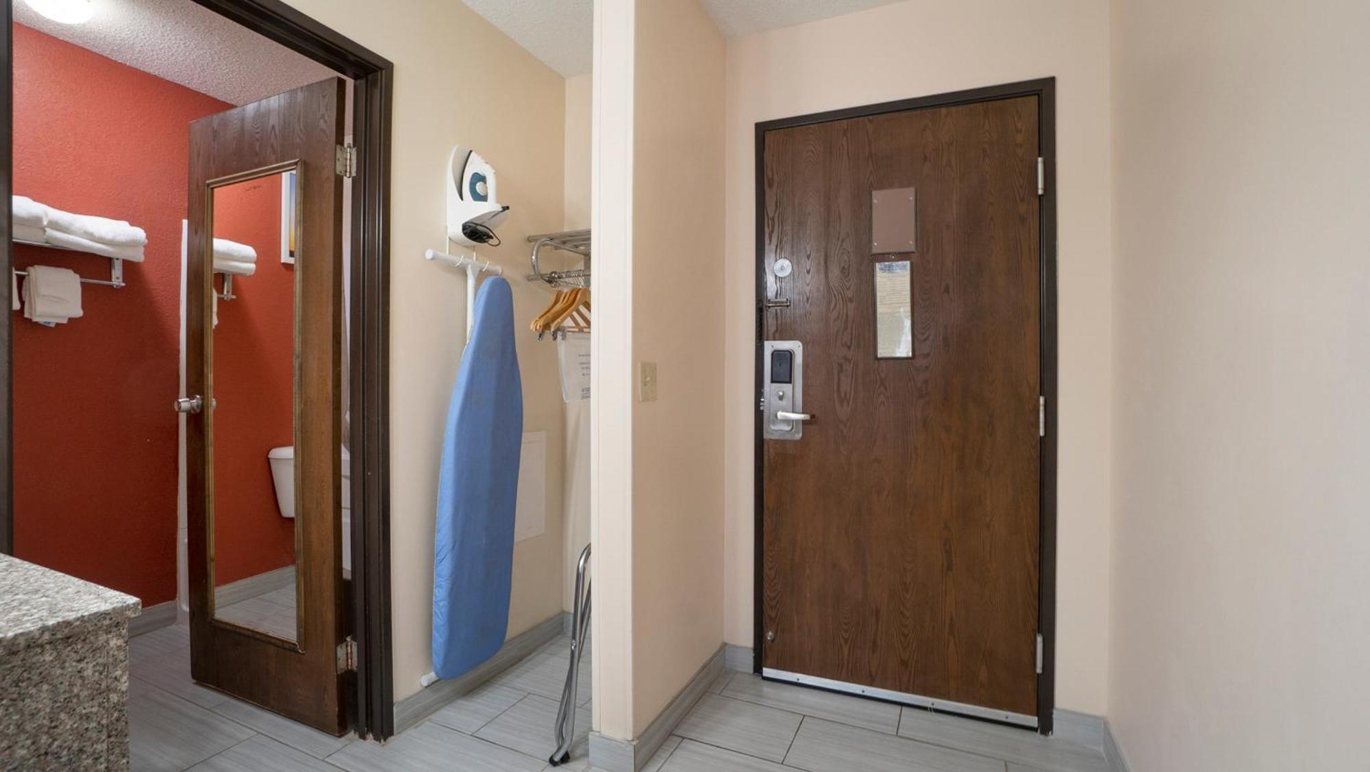 Days Inn & Suites By Wyndham Mt Pleasant Mount Pleasant Eksteriør bilde
