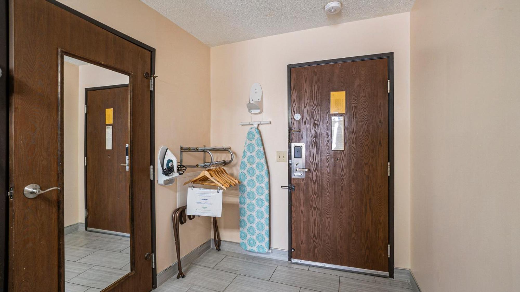 Days Inn & Suites By Wyndham Mt Pleasant Mount Pleasant Eksteriør bilde