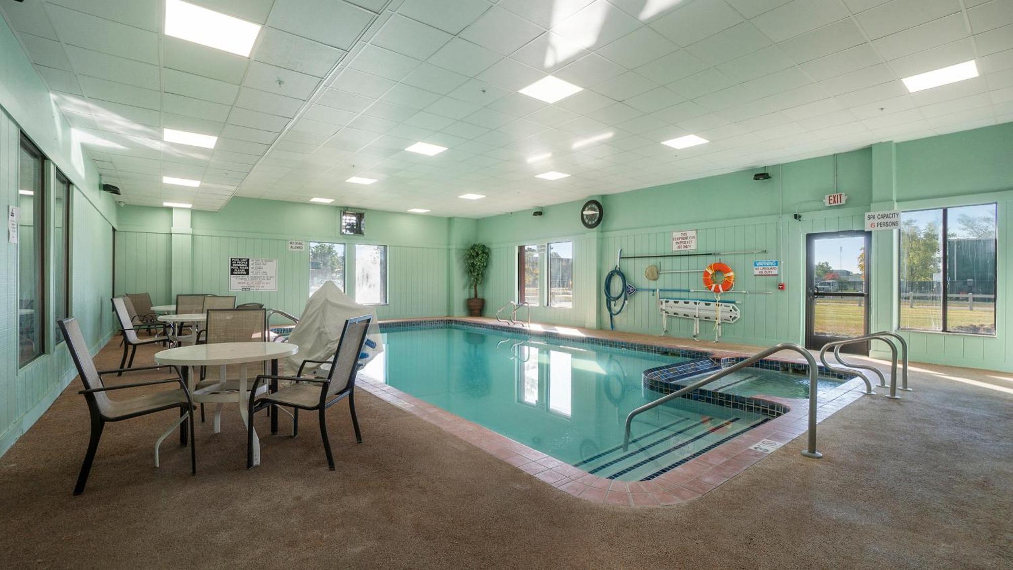 Days Inn & Suites By Wyndham Mt Pleasant Mount Pleasant Eksteriør bilde