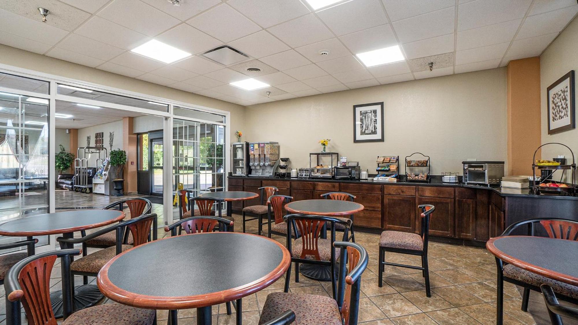 Days Inn & Suites By Wyndham Mt Pleasant Mount Pleasant Eksteriør bilde