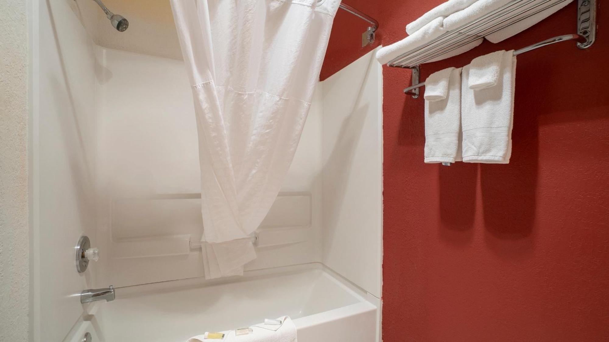 Days Inn & Suites By Wyndham Mt Pleasant Mount Pleasant Rom bilde