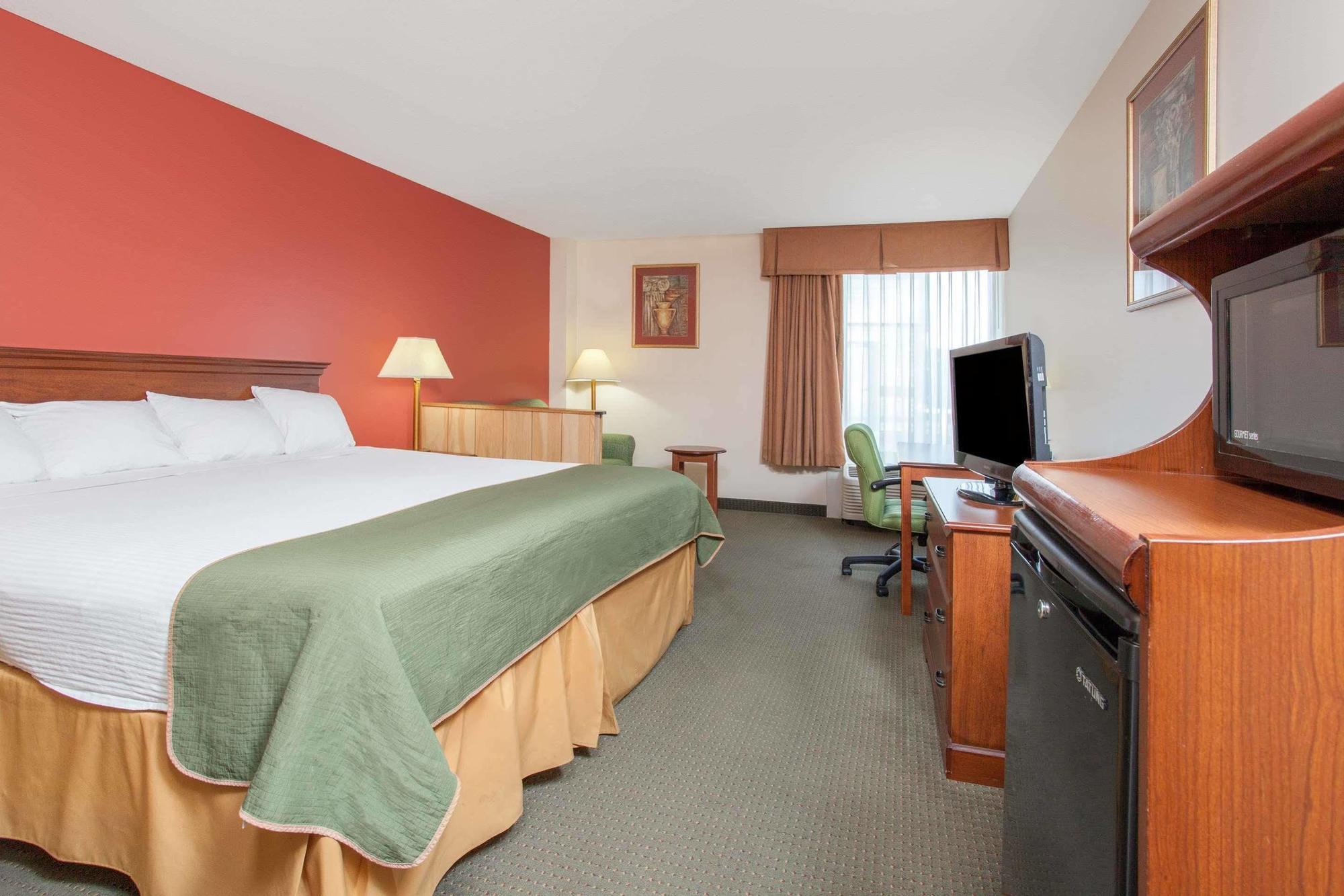 Days Inn & Suites By Wyndham Mt Pleasant Mount Pleasant Eksteriør bilde