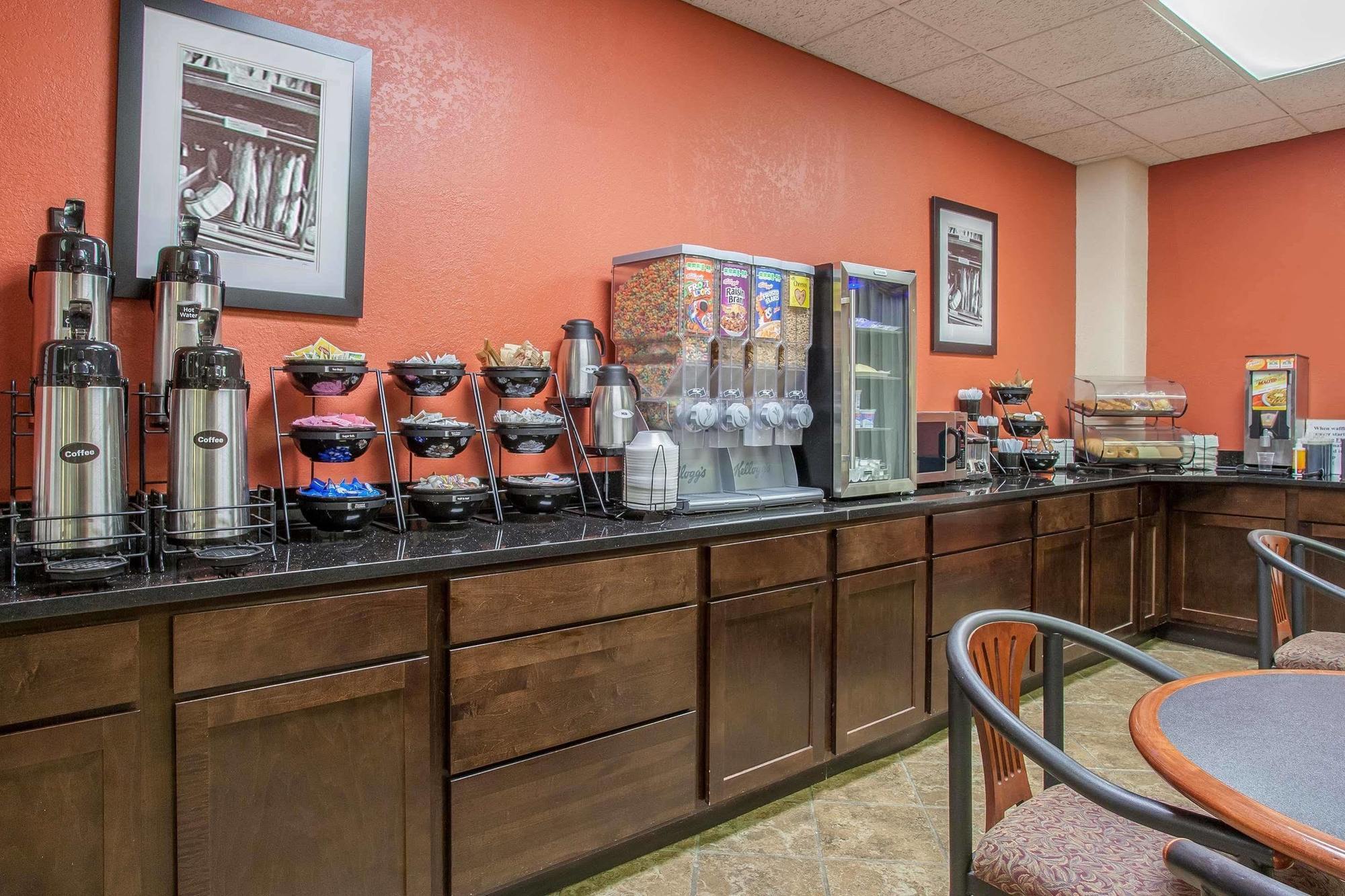 Days Inn & Suites By Wyndham Mt Pleasant Mount Pleasant Eksteriør bilde